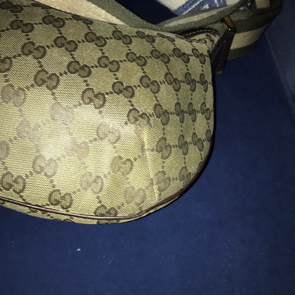 *SOLD* Ladies Authentic Gucci crossbody bag - Picture 7 of 13
